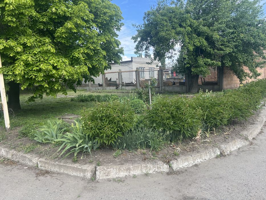 Продам комерційні приміщення з ділянкою 4 Га, без комісї