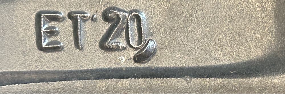 647 Felgi Alumniowe PEUGEOT R 16 4x108 otwór 65 Bardzo Ładne Czarne