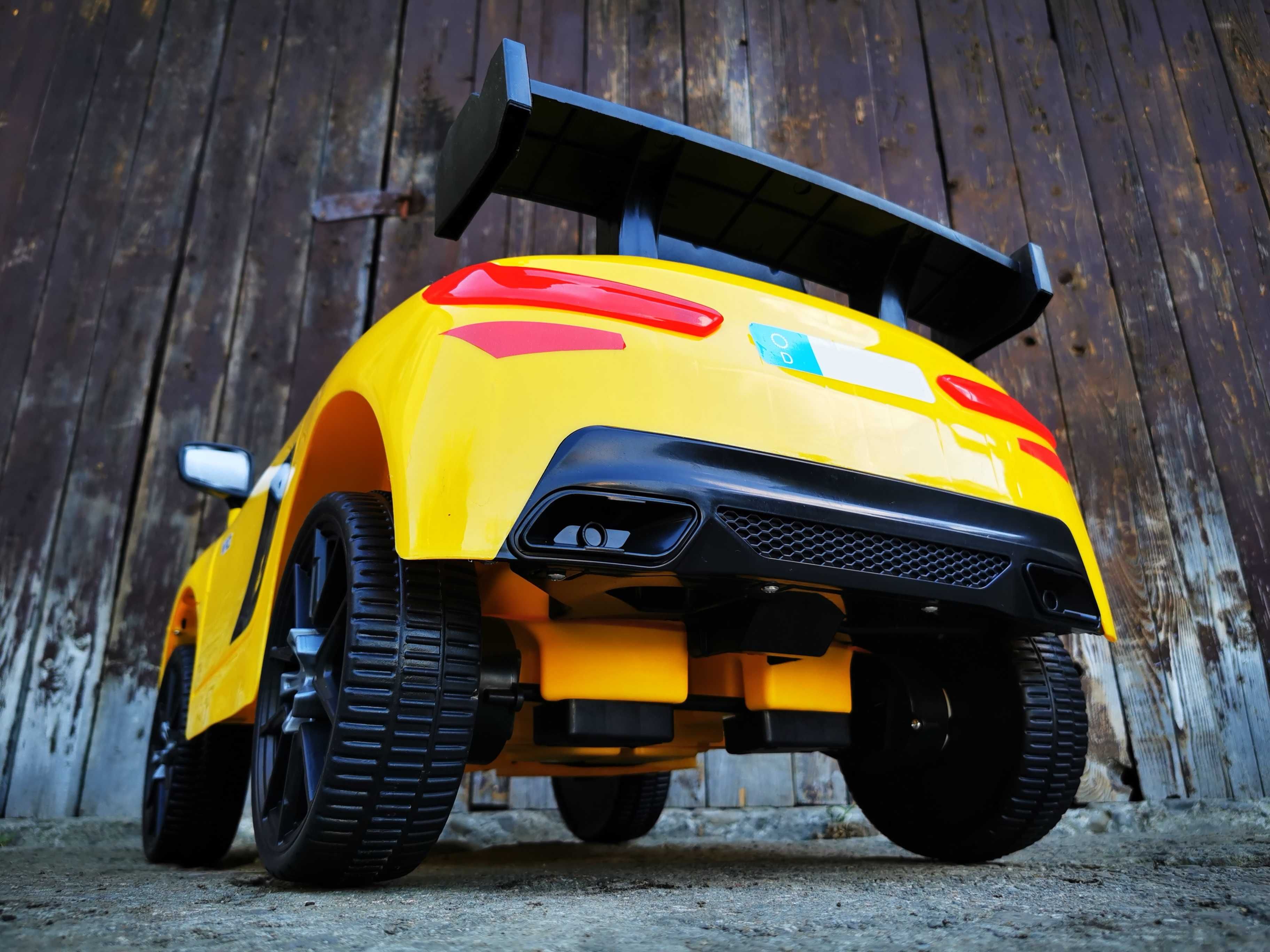 Samochód AUDI TT RS V10 Auto AKUMULATOR Motor Elektryczny Autko DZIECI