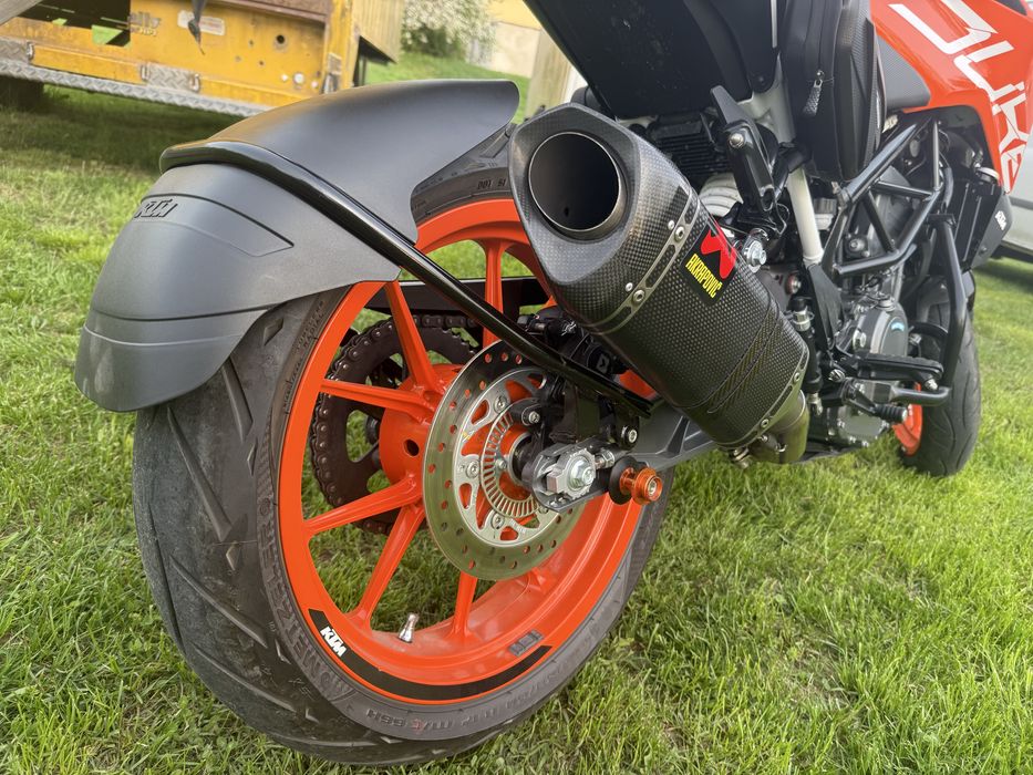 KTM Duke 125 390 wydech koncowy akrapovic