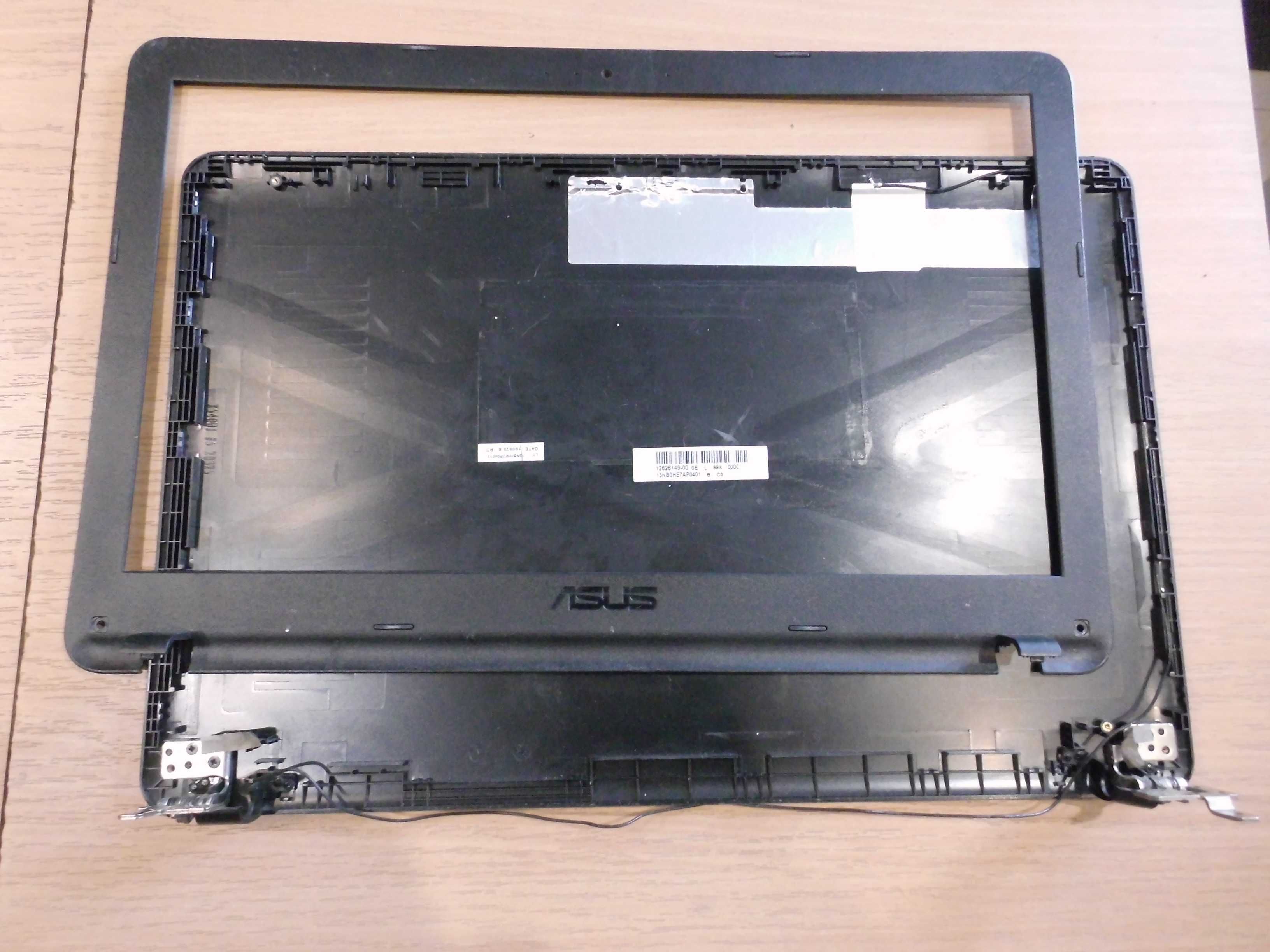 Asus A543M na części klawiatura, klapa matrycy