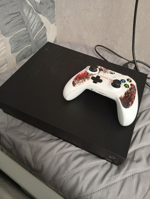Xbox one X 1 trb в доброму стані, працює без нарікань!