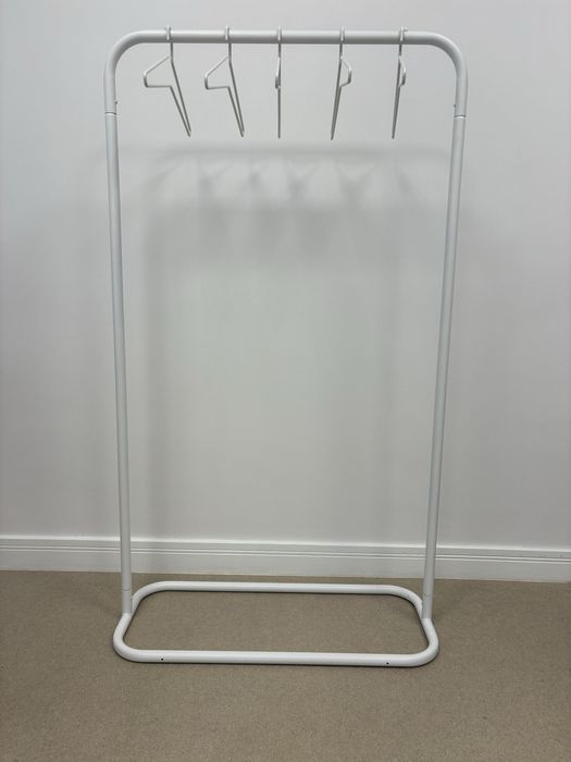 Biały stojak na ubrania + wieszaki