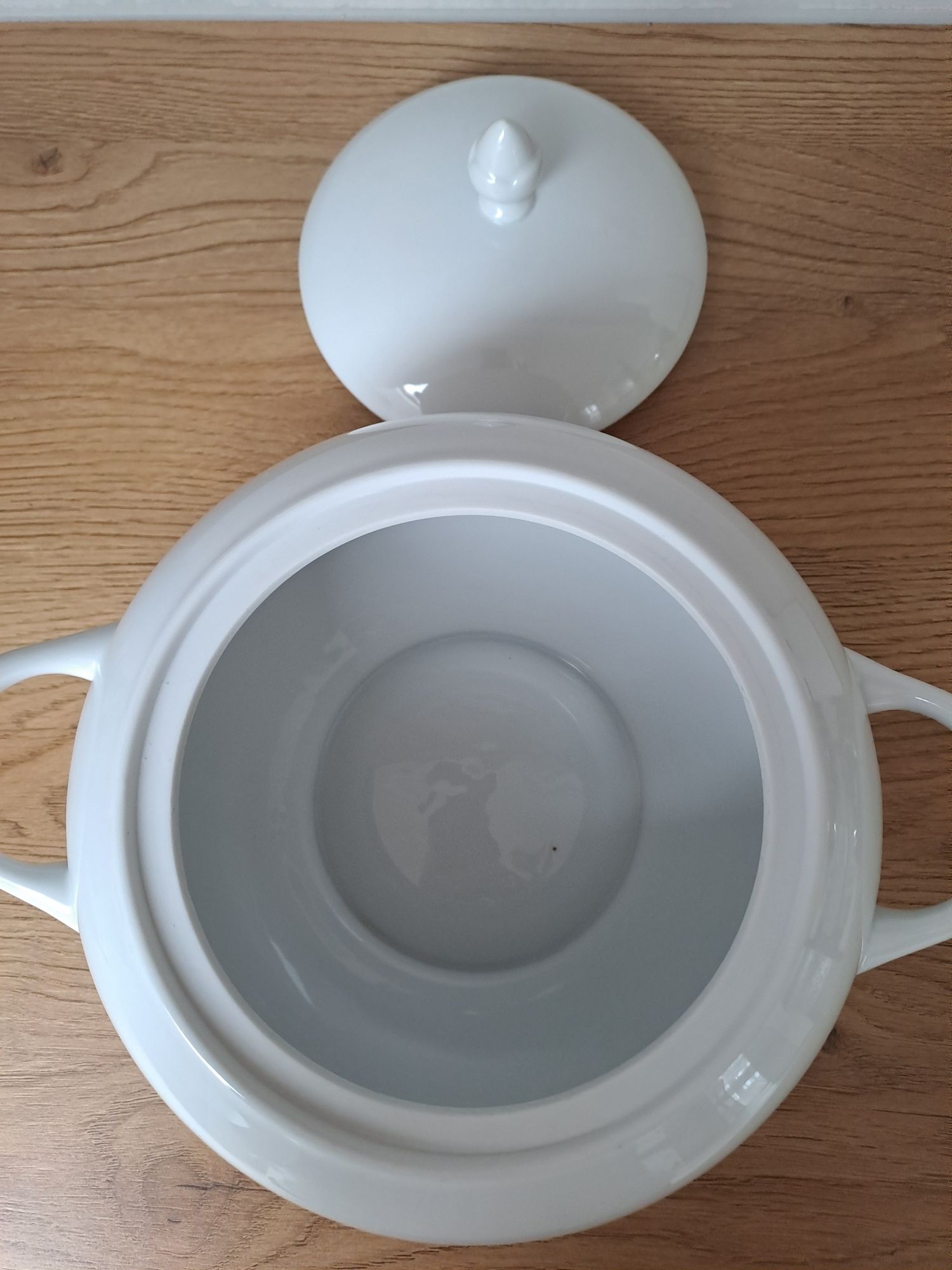 Porcelanowa waza na zupę
