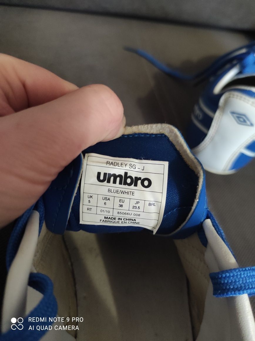 Продам фірменні бутси umbro