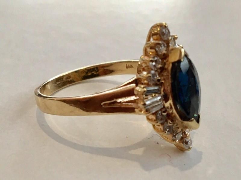 Золотое кольцо 585 проба ,сапфир и бриллианты. Размер 18 Сертификат