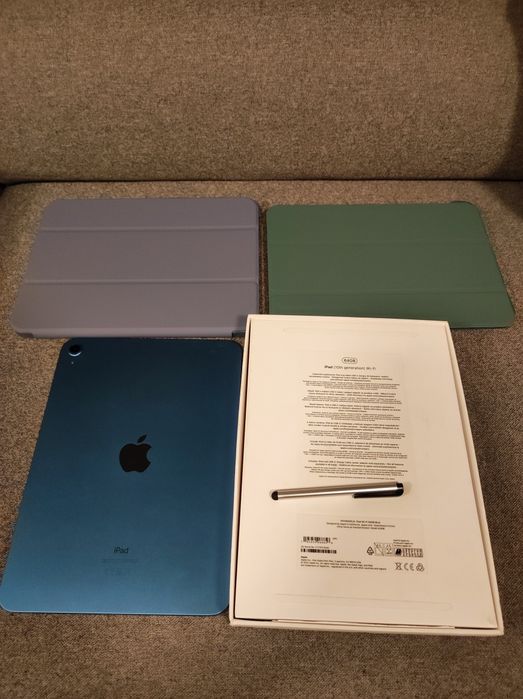 iPad 10 generacji z etui, 10.9", 2024 rok  64 GB pamięci plus szkło