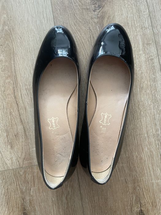 Modne czarne skórzane lakierki - Eska 37 – klasyka