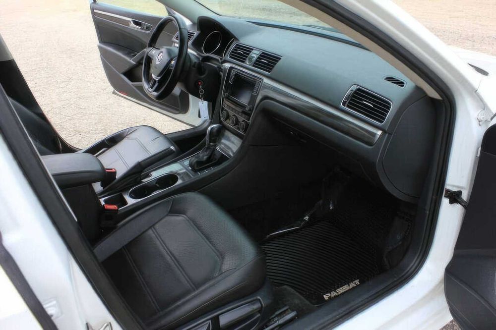 Volkswagen Passat      2016
