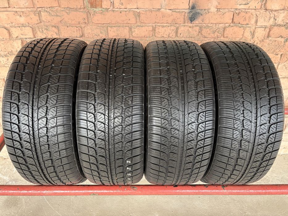 Комплект зимових шин 225/45R18