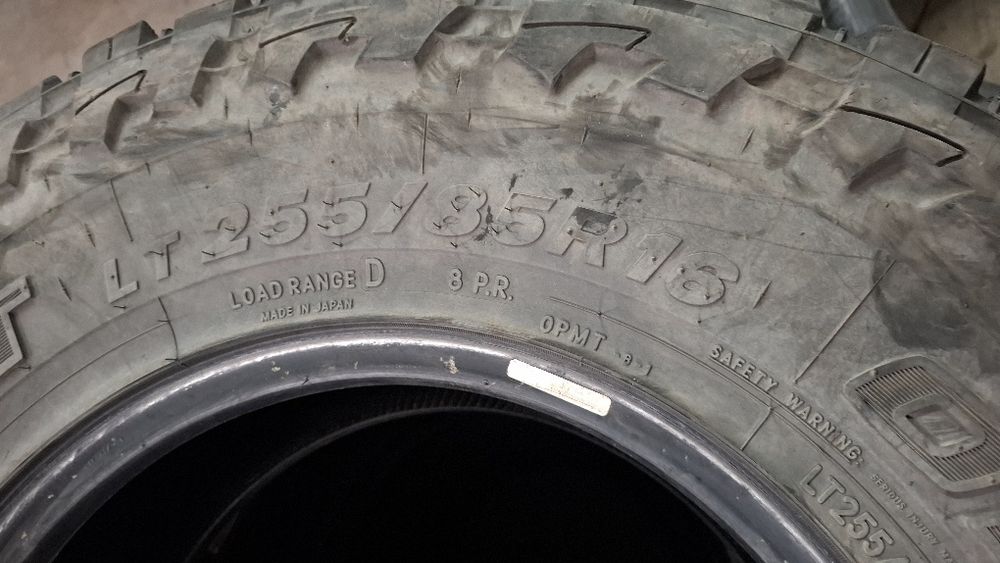 Pneus 255/85r16 tt