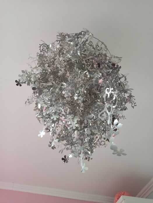 żyrandol lampa sufitowa srebrna duża zwisająca nowoczesna efektowna