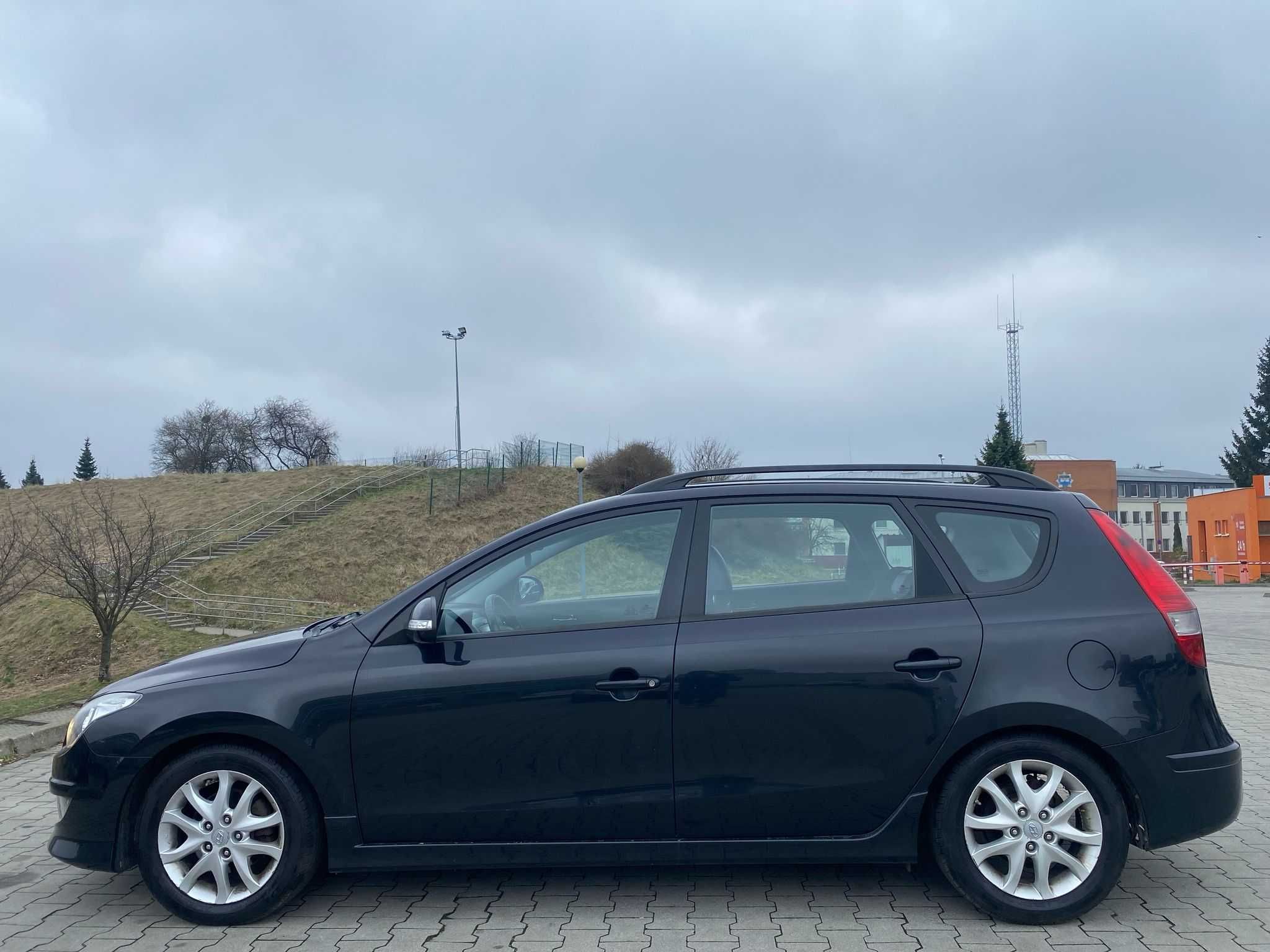 Hyundai i30 1.6 CRDI, bogato wyposażony: klimatronik, grzane fotele...