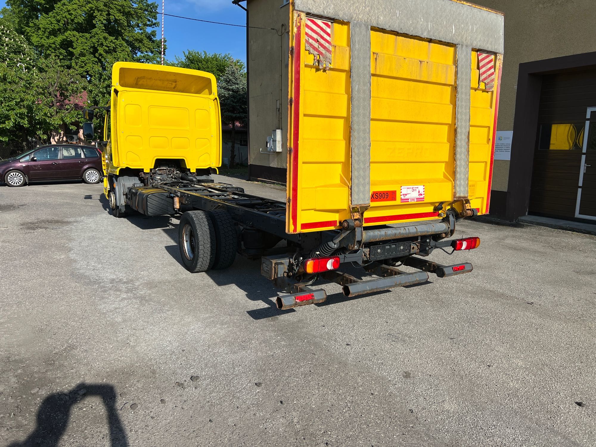 DAF LF 250 euro.6 pomoc drogowa autolaweta kontener