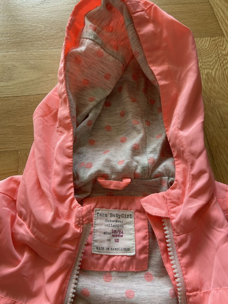 Dziecięca Kurtka różowa z kapturem przeciwdeszczowa 92 Zara