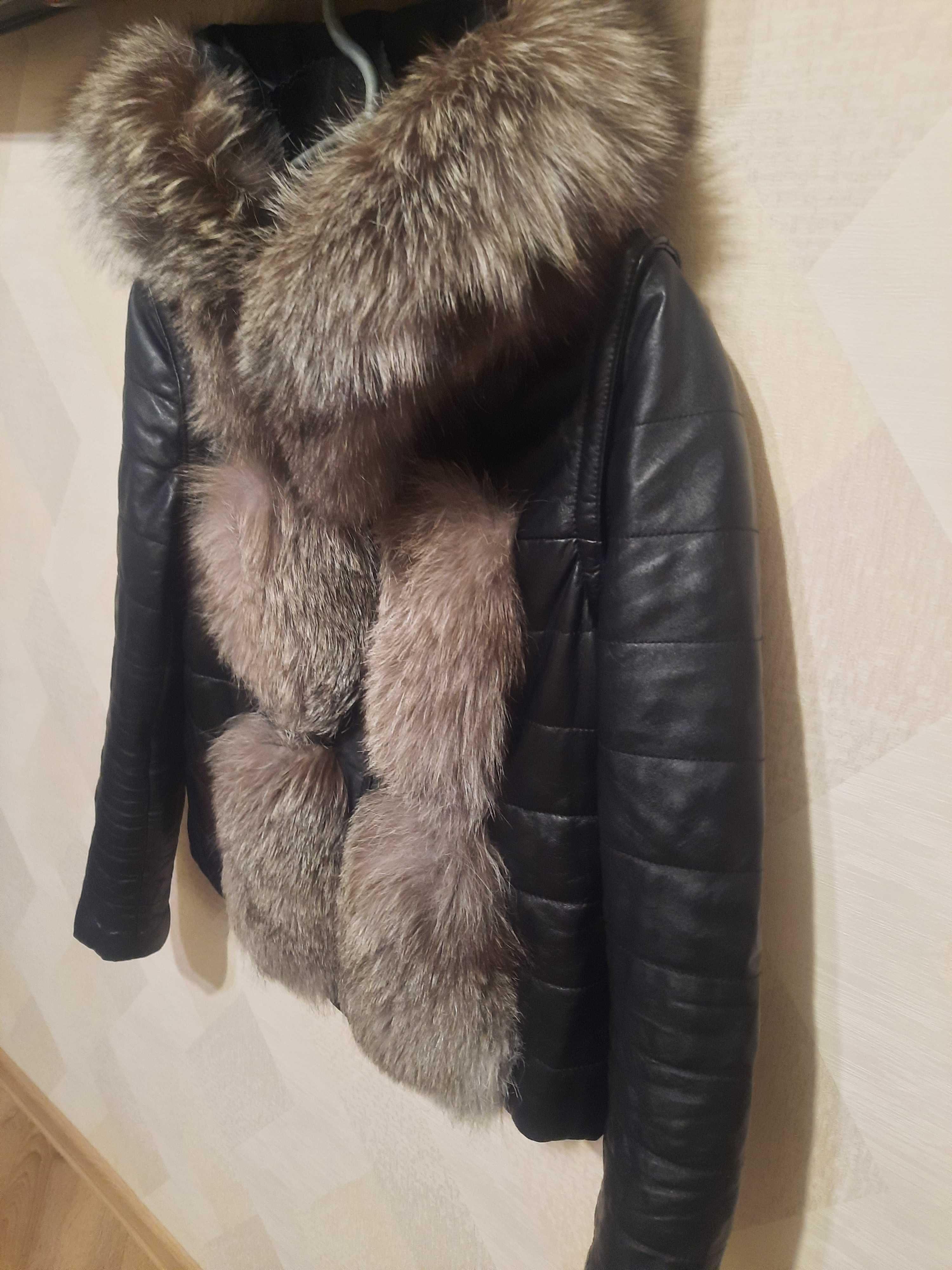 Кожаная курточка с мехом чернобурки