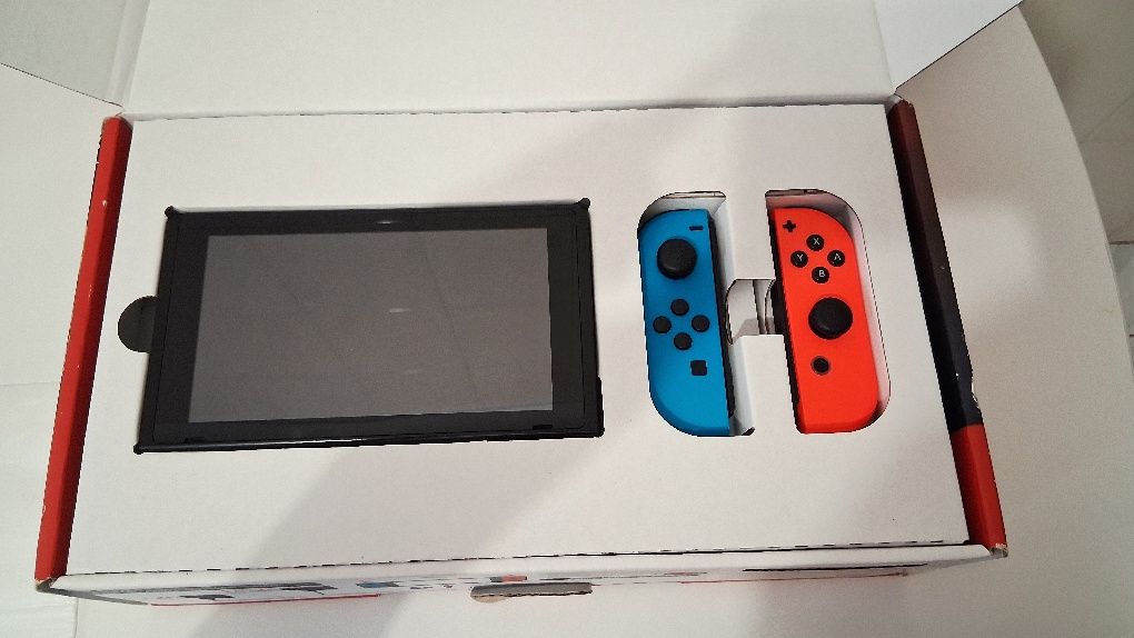 Nintendo switch Neon (Azul/Vermelho)