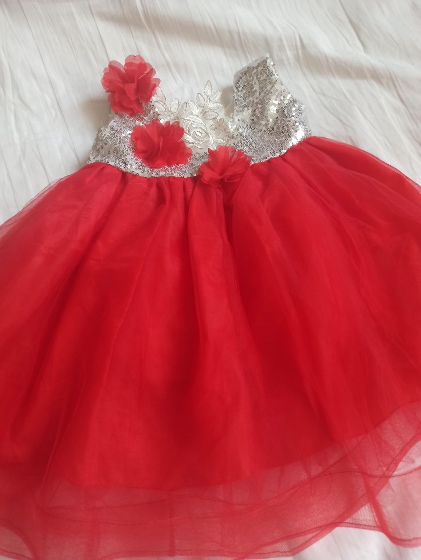 Śliczna sukienka roz 80