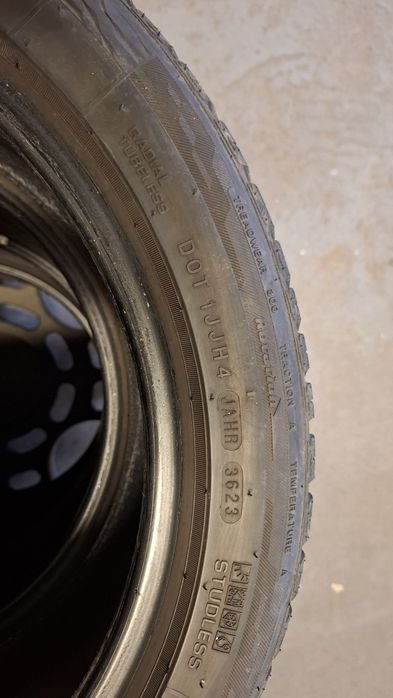 Komplet opon całorocznych 205/50R17 Nexen
