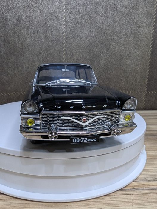 Чайка ГАЗ 13 масштаб 1:18