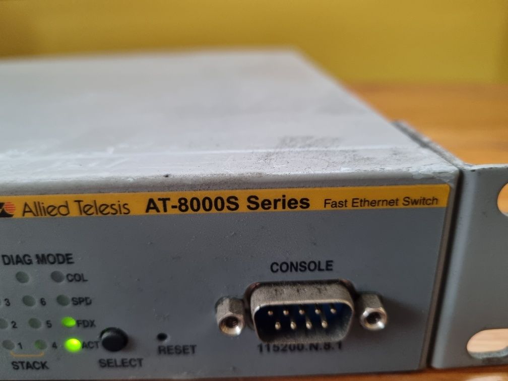 Switch Allied Telesis AT-8000S 24x