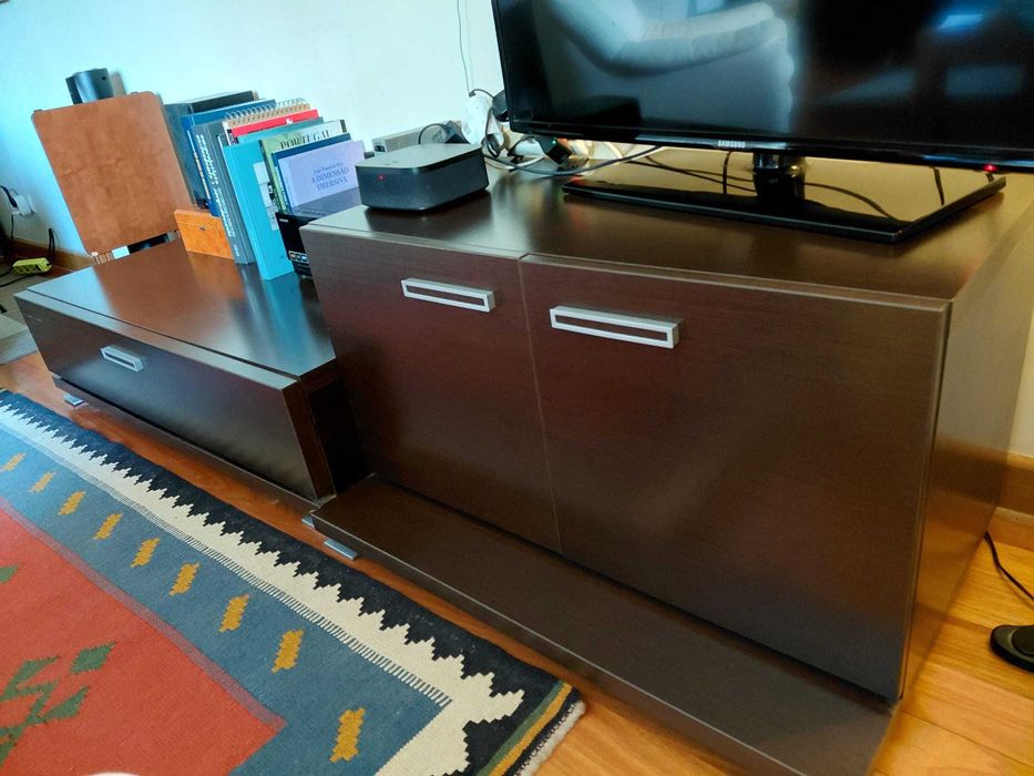 Conjunto gaveta e minibar