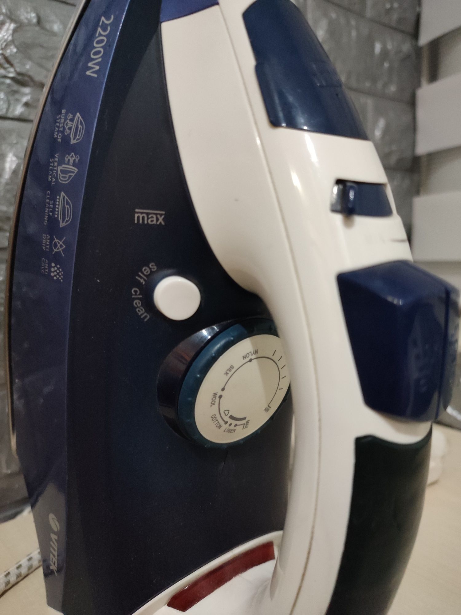 Праска Vitek VT-1235