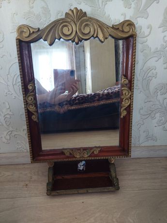 Деревянное резблённое зеркало