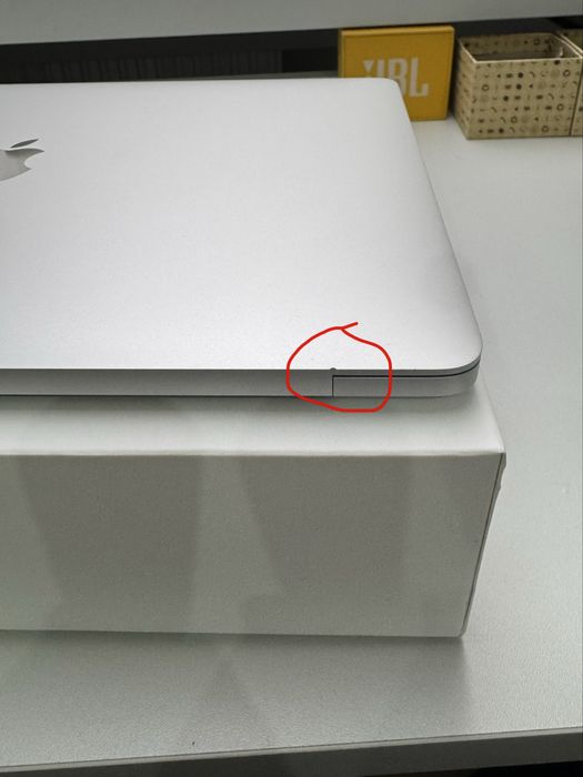 MacBook Pro M1 8/256
