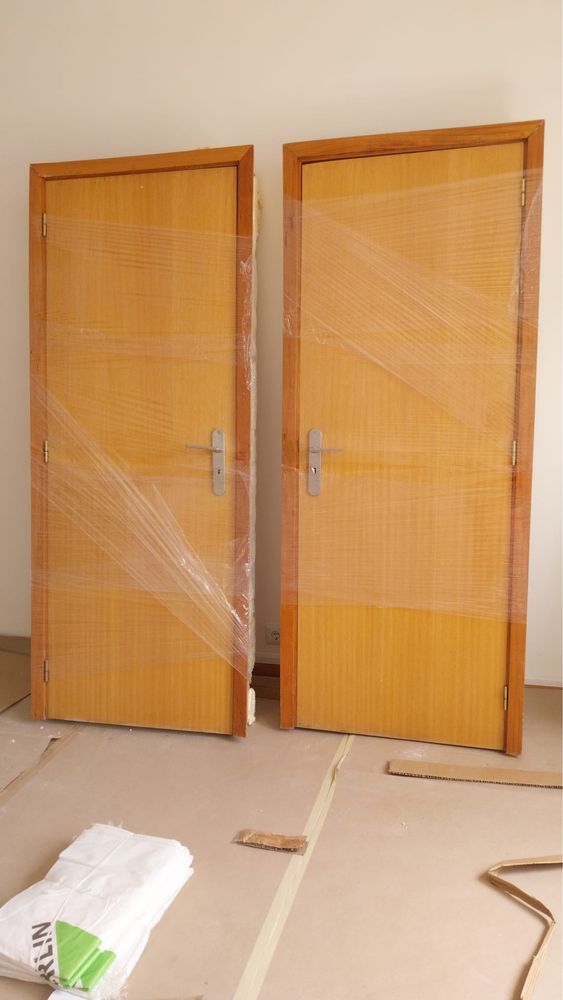 Vendo 2 Portas completas