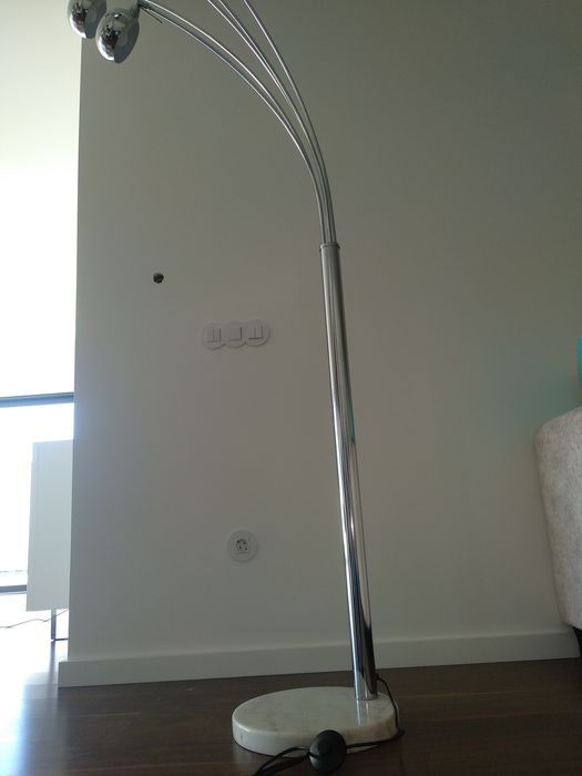 Candeeiro com base de mármore