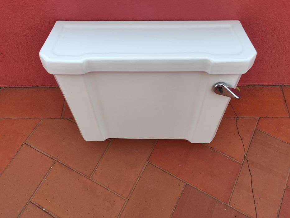 Sanita completa e bidé da marca Valadares.