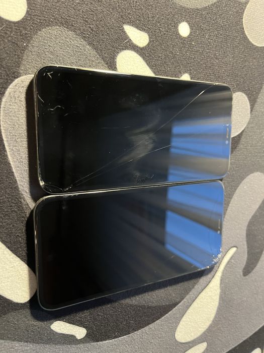 2 Oryginalne Wyświetlacze IPhone 11.