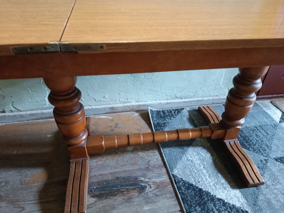 Ława rozkładana  wzdłuż