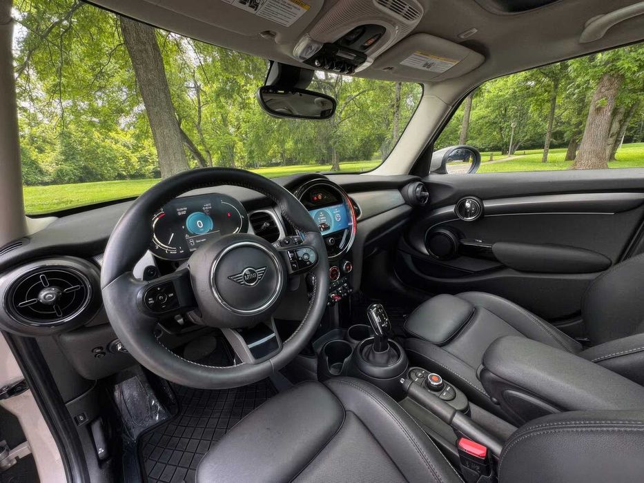 MINI Cooper S 5-Door Hatchback      2022