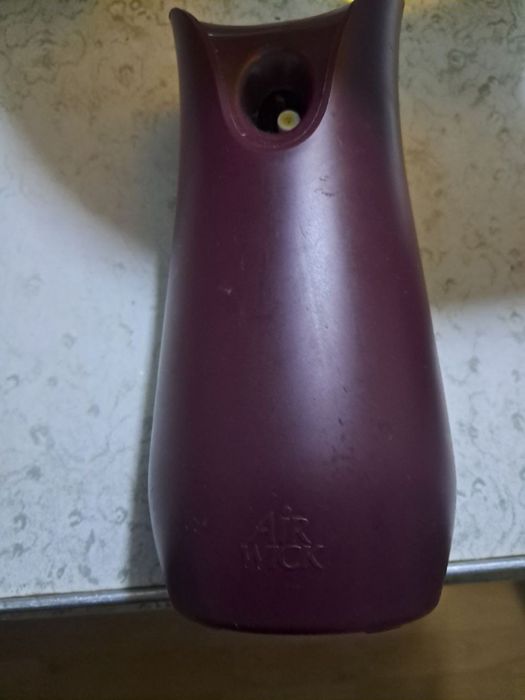 Освежитель воздуха автоматический"AIR WICK"