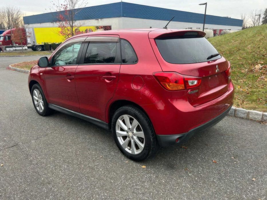 Mitsubishi Outlander Sport ES      2015