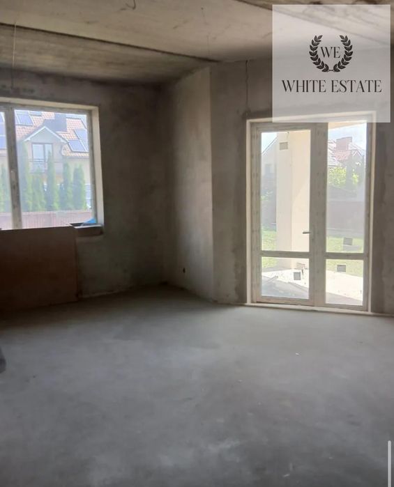 Продаж 2 поверхового будинку і ділянкою на 10 соток, в Смиківцях