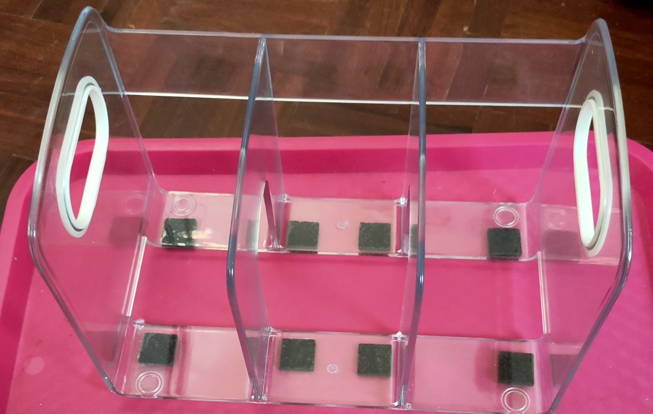 Suporte transparente para livros /dossiers para secretária