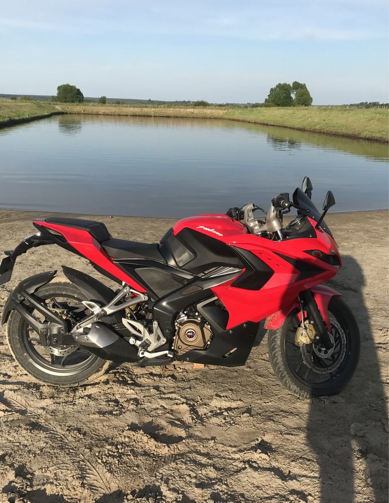 Bajaj Pulsar RS200