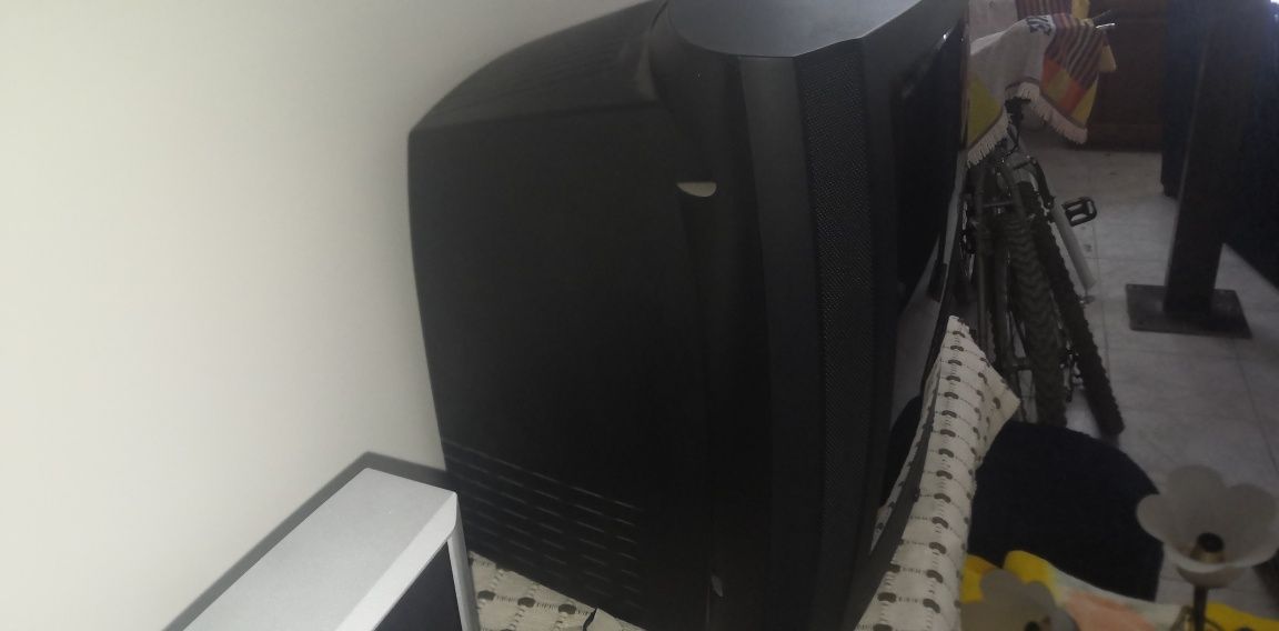 Televisor Philips impecavel