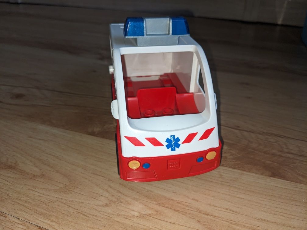 Lego duplo karetka pogotowia ambulans