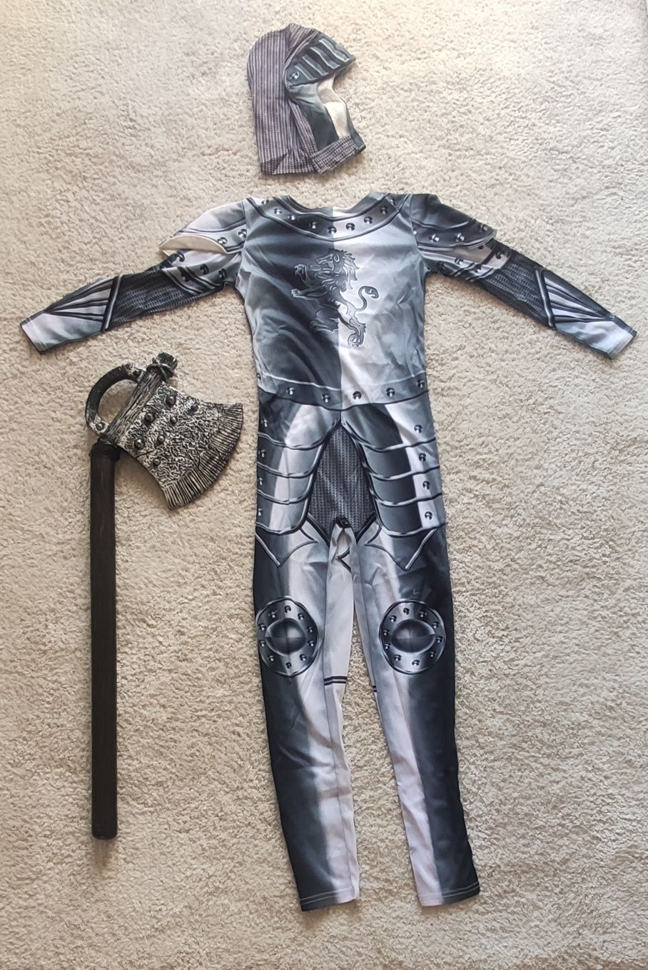 Fato de fantasia de Cavaleiro com armadura + machado