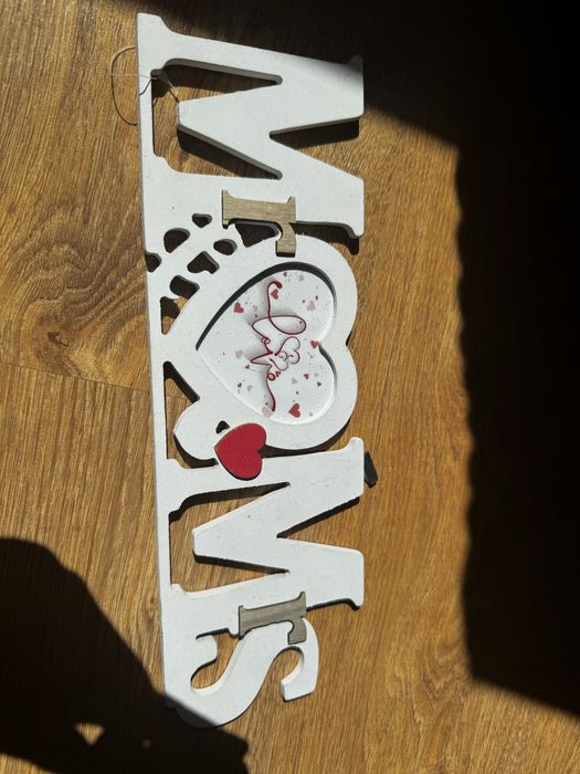 Drewniany napis Mr&MRs z ramką na zdjęcie