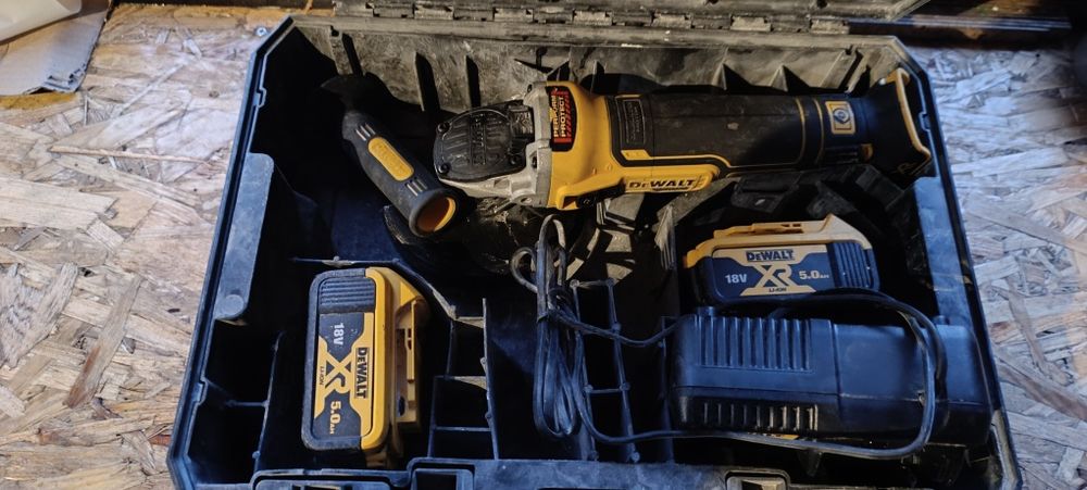 Szlifierka kątowa DeWalt dcg 405 p2