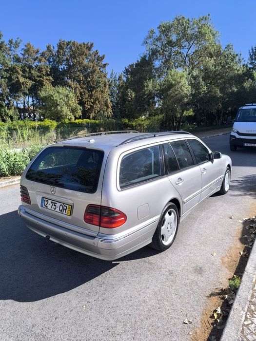 Mercedes W210 2.7 CDI com as revisões e inspeção feitas.