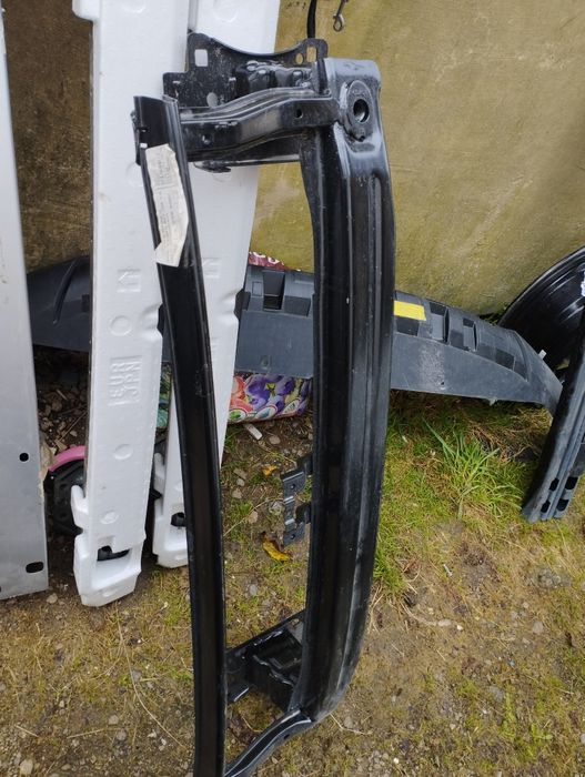 Seat Leon III belka wzmocnienie zderzaka przód nowe