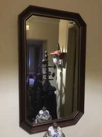 Espelho com rebordo em madeira