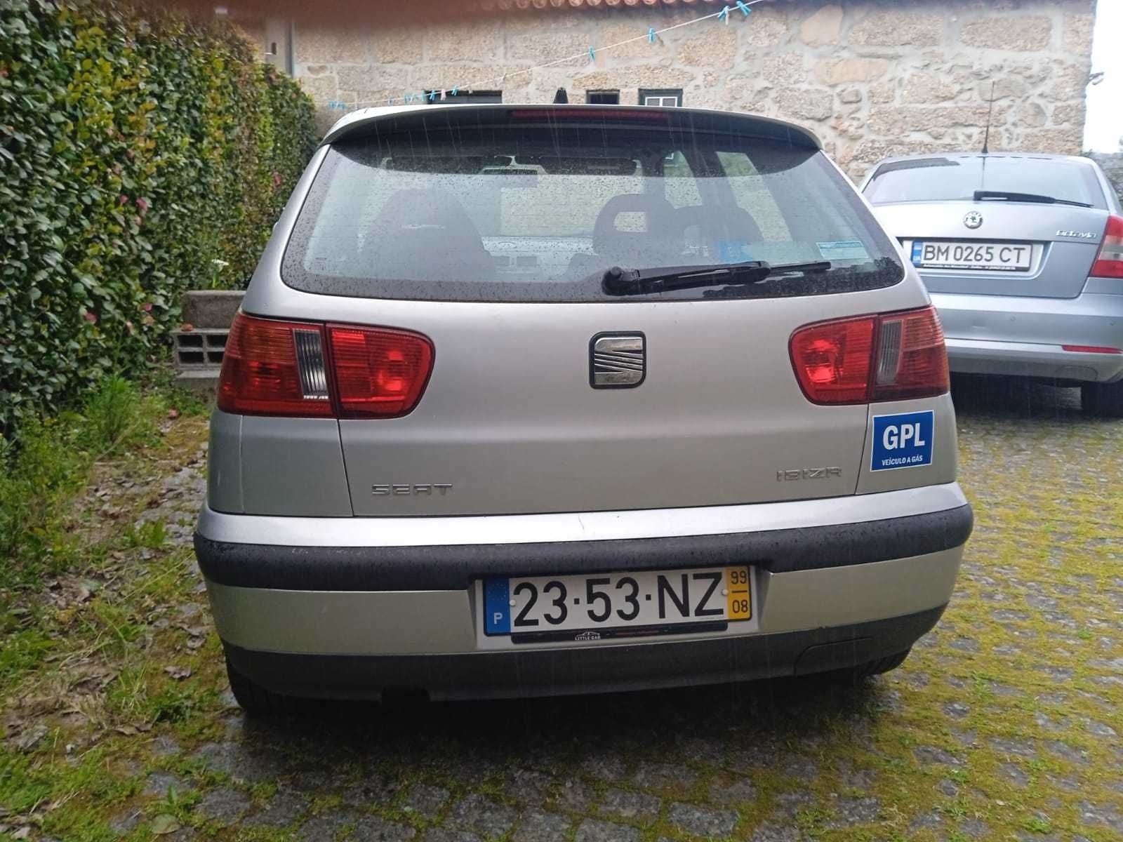 Carro SEAT Ibiza gasolina/GPL ,ano 1999