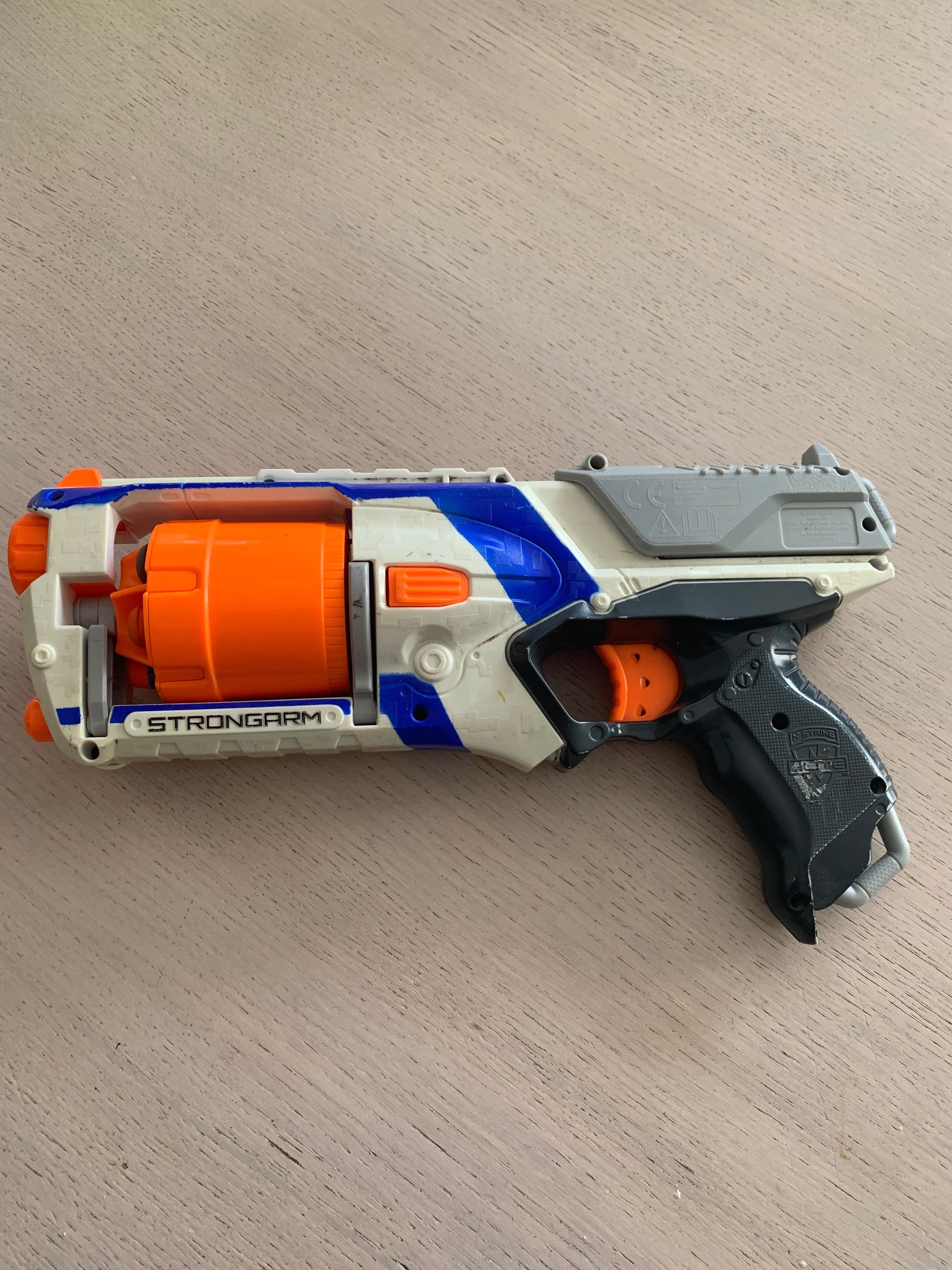 Pistolet Nerf Strongarm